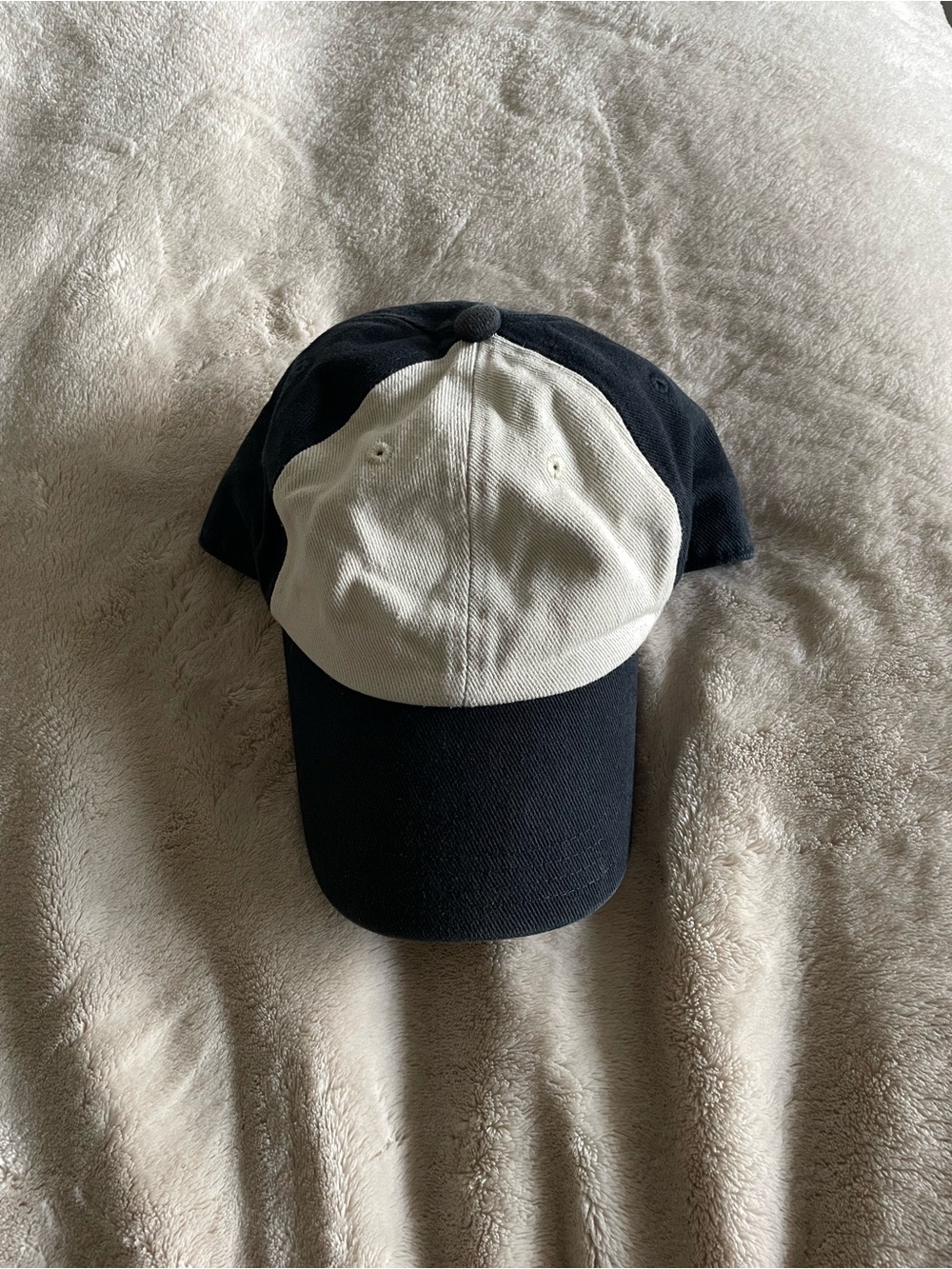 Brandy Melville navy + white hat